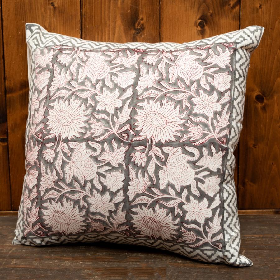 ペイズリー柄フリンジ付きクッションカバー 8a41573f25a4eb4b7627095a6dc0d2