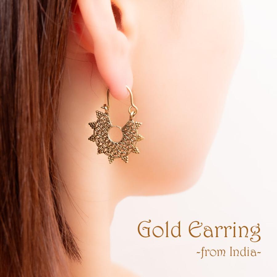 インド アクセ ピアス インドの伝統 ゴールドピアス マンダラ