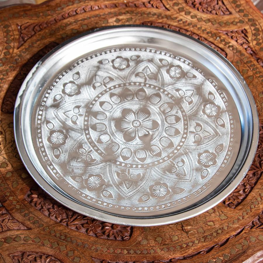 インド伝統唐草エンボス 飾りつき 皿 アルミ アンティーク調