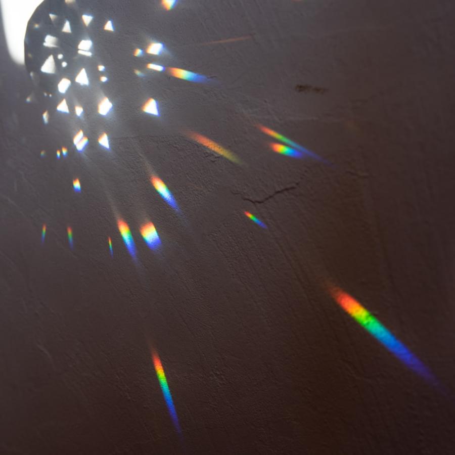瞑想 ヨガ サンキャッチャー レインボーメーカー 30mm 太陽の光を集めるクリスタル お部屋に小さな虹を運ぶ｜tirakita-shop｜09