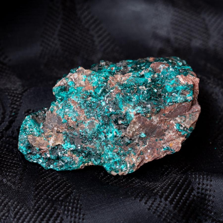 送料無料 Dioptase 原石 天然石 ハートチャクラ 〔一点物