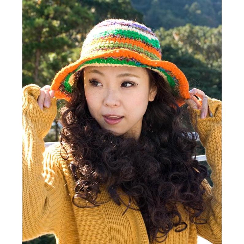 ネパール産 手編みの色々な帽子50個