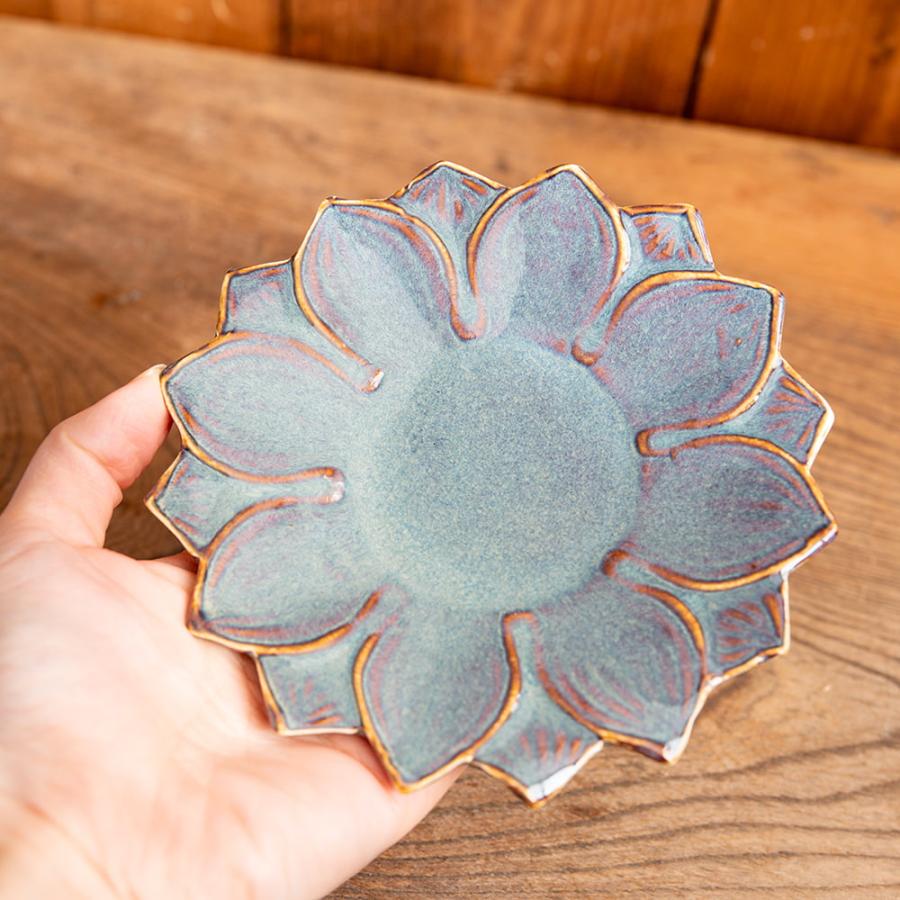 蓮 ハスの花 睡蓮 タイ タイの陶磁器 ロータスプレート 14cm 蓮 ハスの花 睡蓮 タイ タイの陶磁器 ロータスプレート 14cm