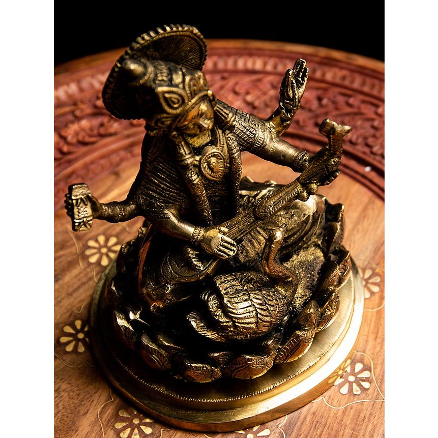 送料無料 サラスヴァティ 神様像 ブラス 蓮の花に乗る