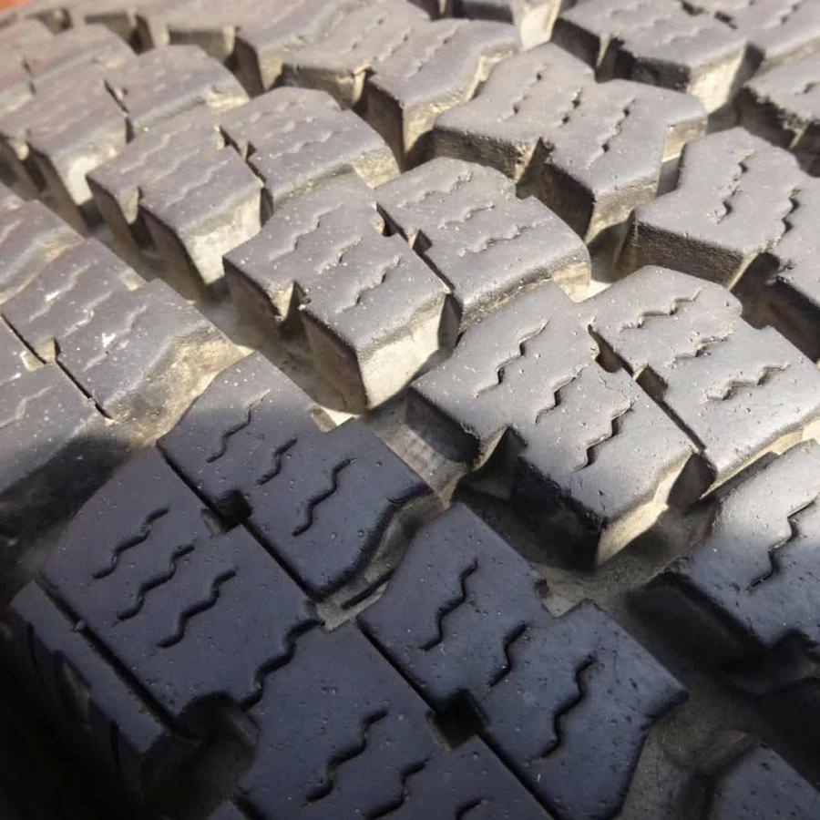 トラック用225/90R17.5 6本セット 225/90R17.5 6本 YOKOHAMA冬トラックタイヤ中古 4tユニックダンプなど