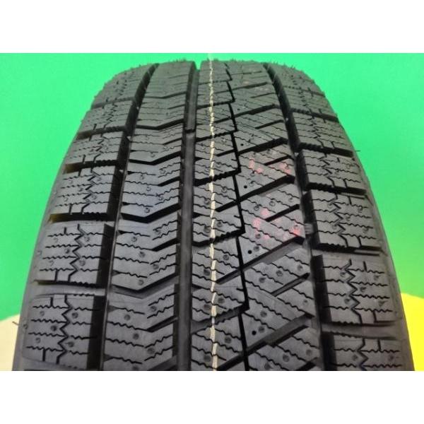 BRIDGESTONE（ブリヂストン） E52 エルグランド BLIZZAK VRX2 215 