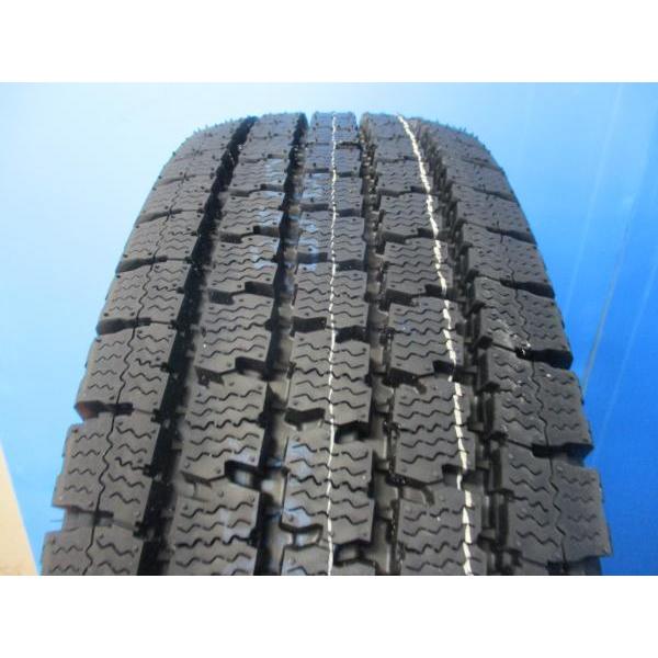 TOYO TIRES 4本 2024年製 新品 スタッドレス タイヤ ホワイト TOYO TIRES 4本 2024年製 新品 スタッドレス タイヤ ホワイト