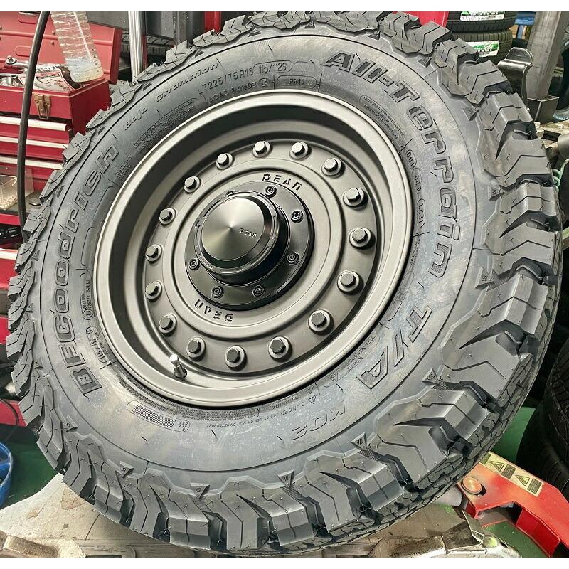 TOYO TIRES スズキ ジムニーシエラ JB74 215/70R15 ホイール TOYO TIRES スズキ ジムニーシエラ JB74 215/70R15 ホイール