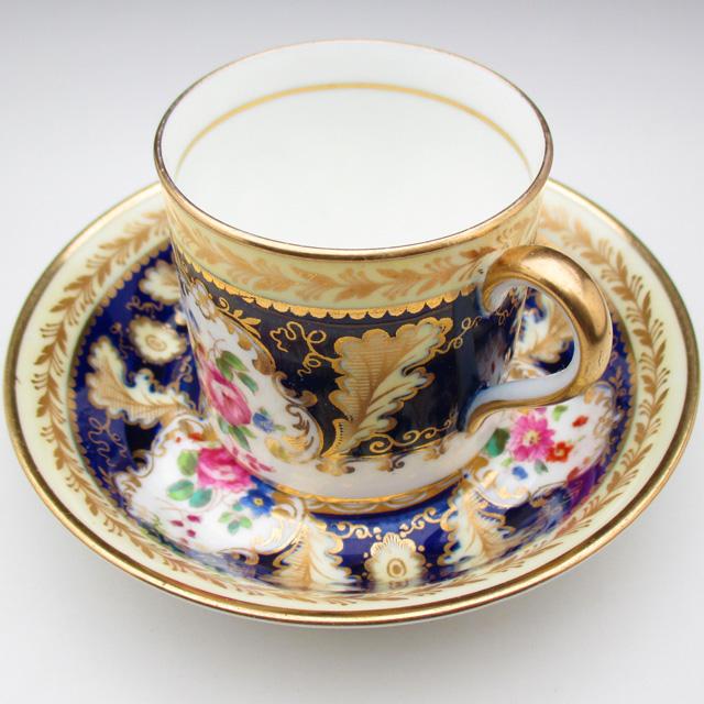 コウルドン 藍地金彩花絵 カップ&ソーサー アンティーク 1920年 コウルドン 藍地金彩花絵 カップ&ソーサー アンティーク 1920年