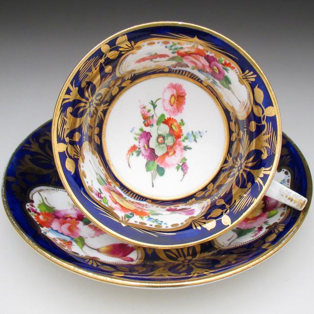 コールポート 藍地金彩花束絵 ティー＆コーヒーカップ＆ソーサー