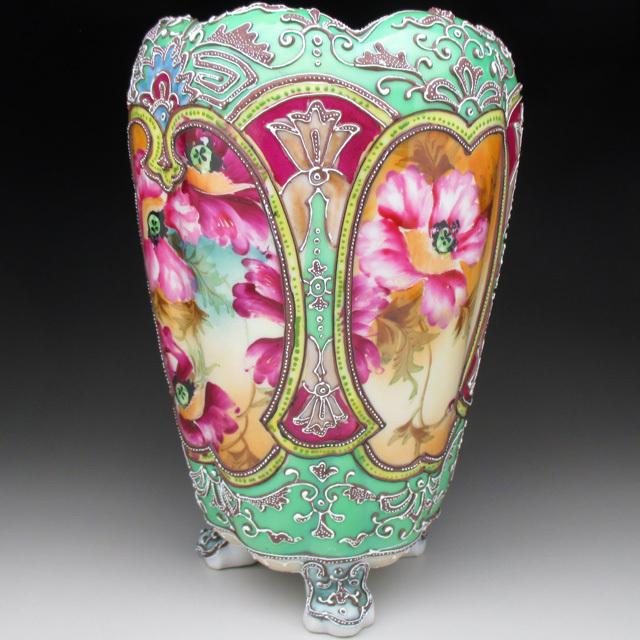 ノリタケ オールドノリタケ グリーン地盛り上げ芥子絵 脚付花瓶 21cm