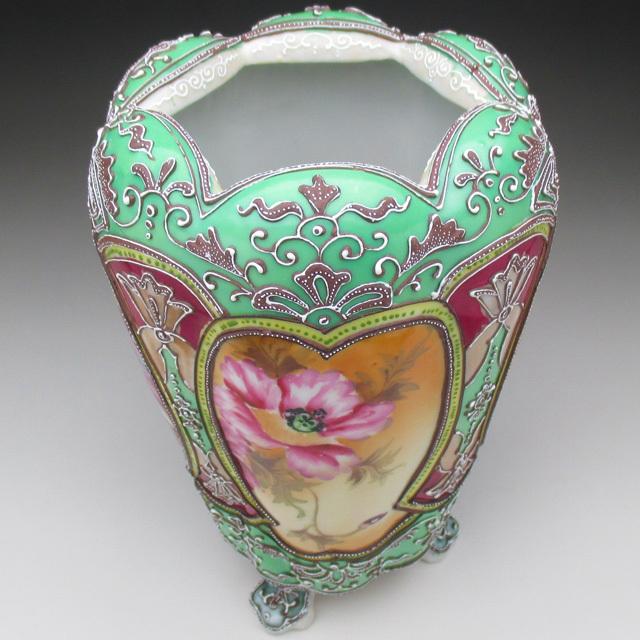 ノリタケ オールドノリタケ グリーン地盛り上げ芥子絵 脚付花瓶 21cm