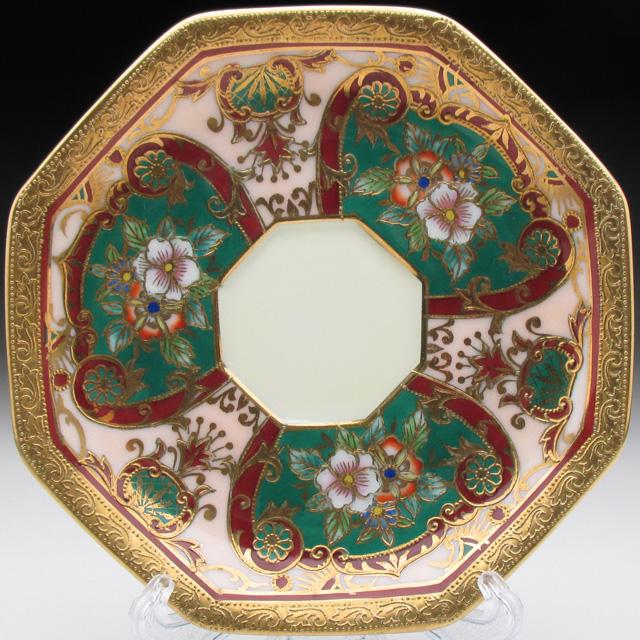 ゴージャスなオールドノリタケ （カエデ印）エナメルジュール金彩点盛り花絵8角皿 ノリタケ オールドノリタケ 金盛り花束絵 八角カップ＆ソーサー