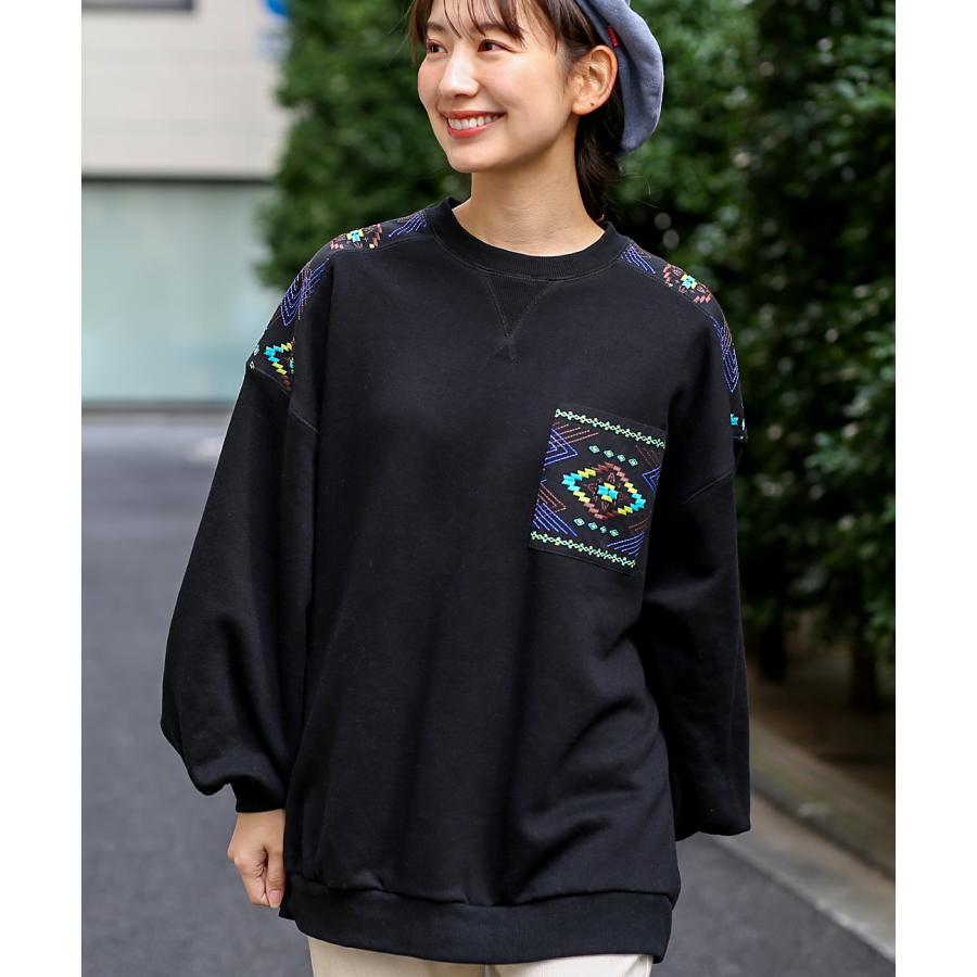 トップス / スウェット / リメイク / ネイビー / ラベンダー チチカカ（TITICACA） リメイク刺繍スウェットプルオーバー