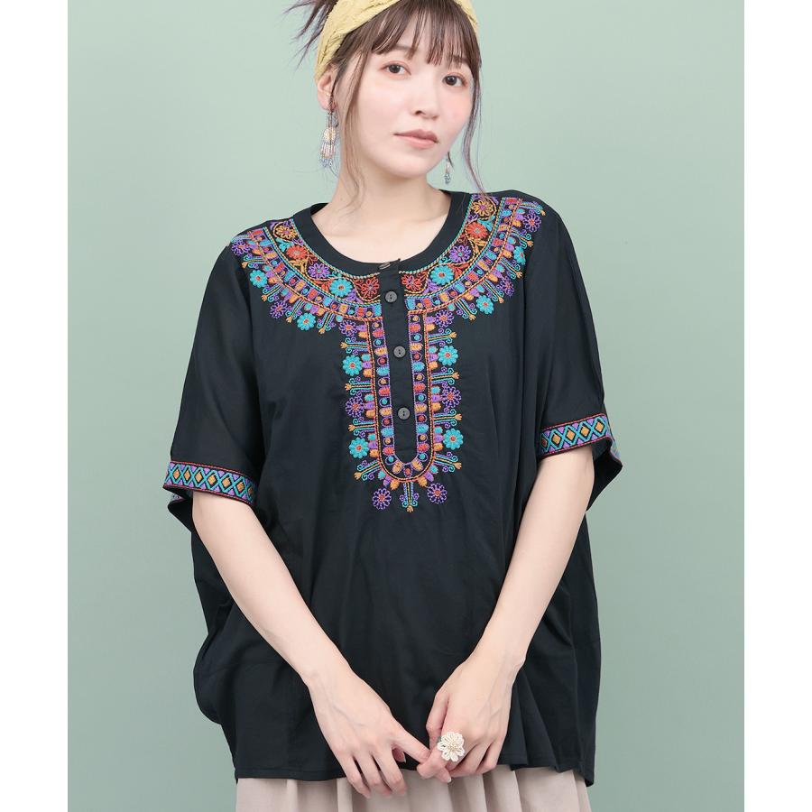 チチカカ（TITICACA） ウィピール刺繍プルオーバー ／ ブラウス