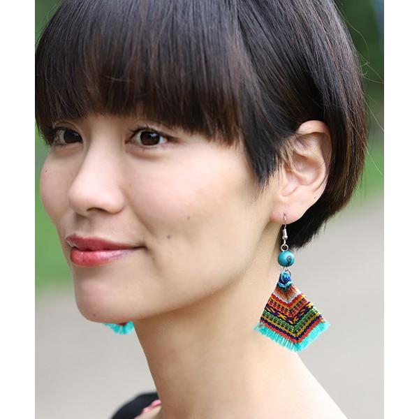 ピアス レディース 夏 春 イヤリング アクセサリー フック 揺れる 一点もの マンタ 生地 カラフル 大きめ 大ぶり 大 ペルーマンタポンチョピアス Zhwpca8680 Zhwpca8680 チチカカ Yahoo 店 通販 Yahoo ショッピング