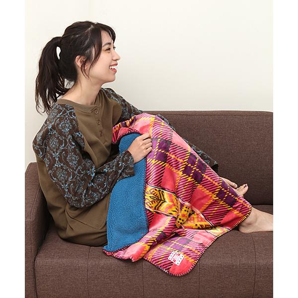 ブランケット ひざ掛け 膝掛け 毛布 レディース 秋 冬 ボア チェック柄 ボタン付き 暖かい オフィス イカットチェックブランケット裏ボア Zjwcb2344 チチカカ Paypayモール店 通販 Paypayモール