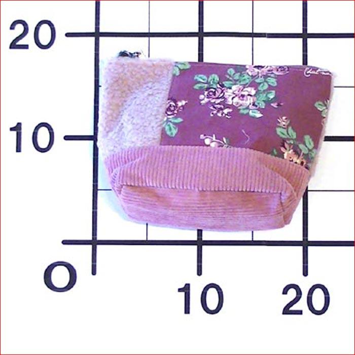 ３素材のパッチワーク 舟型 花柄 化粧ポーチ・ピンク 　（１８７０円⇒特価）　0313-01 | kusuguru | 12