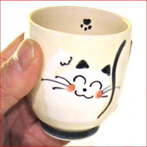 有田焼 笑いねこ 湯呑み ゆのみ　猫 0615-08　プレゼント ギフト | ブランド登録なし | 01