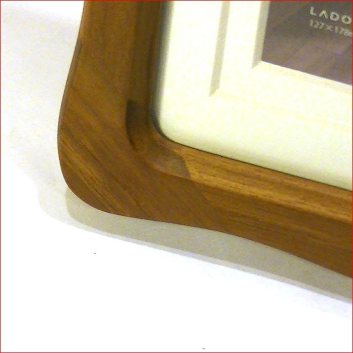 写真立て フォトフレーム 2L判 木製 天然木 卓上用 壁掛け ウェーブフォルム フレーム サテン布張り豪華箱入り 0712-52　プレゼント ギフト | ブランド登録なし | 03