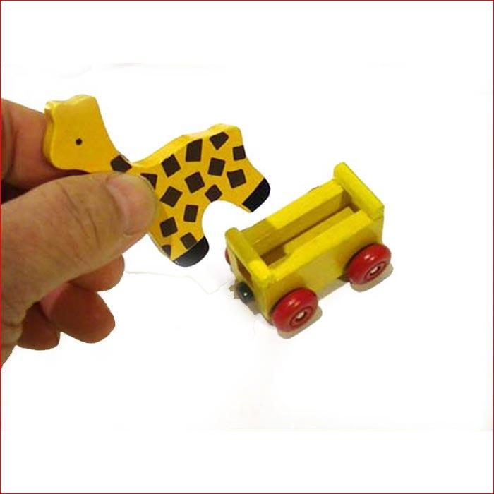 木製 知育玩具 機関車 列車 貨物車 木のおもちゃ 磁石付 連結 汽車ぽっぽ  動物運搬車  キリン、シマウマ、ゾウ 2029-05　プレゼント ギフト | ブランド登録なし | 03