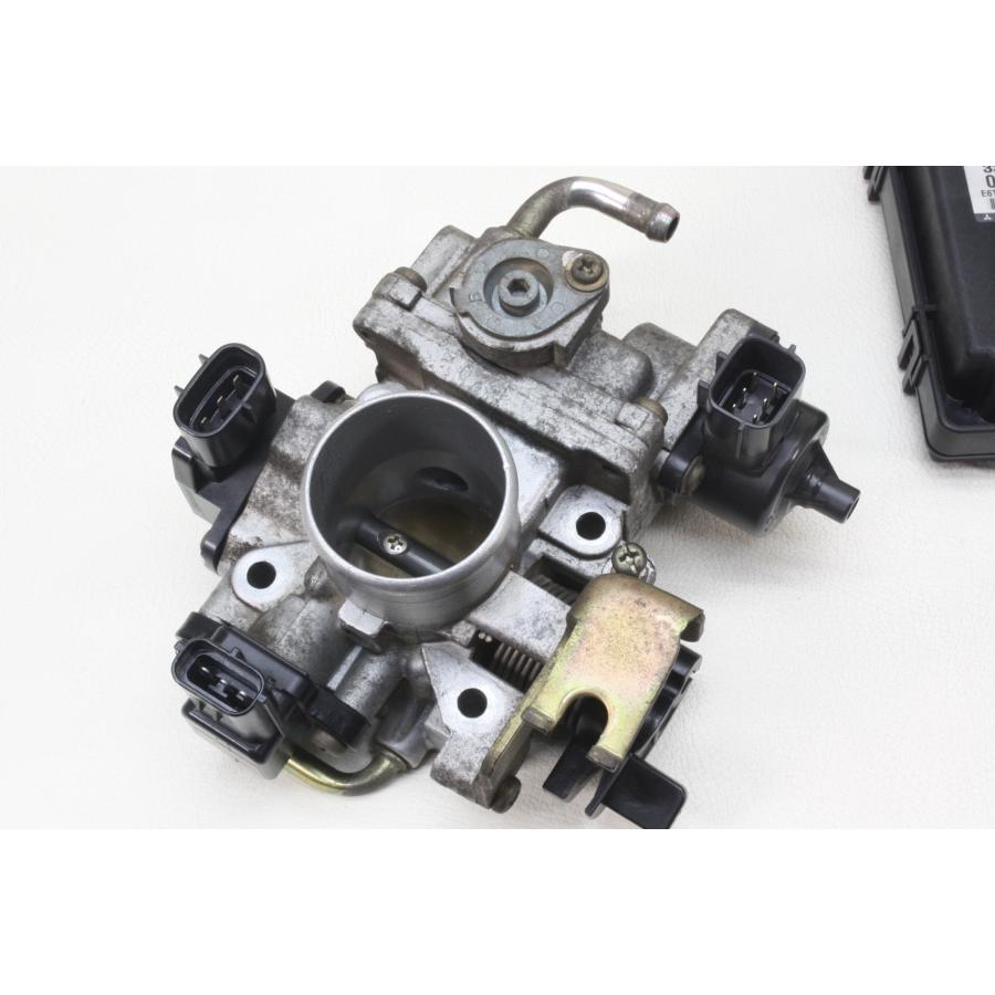 DA62V エヴリィバン エブリィ H16年 K6A AT 2WD エンジン ECU 33920