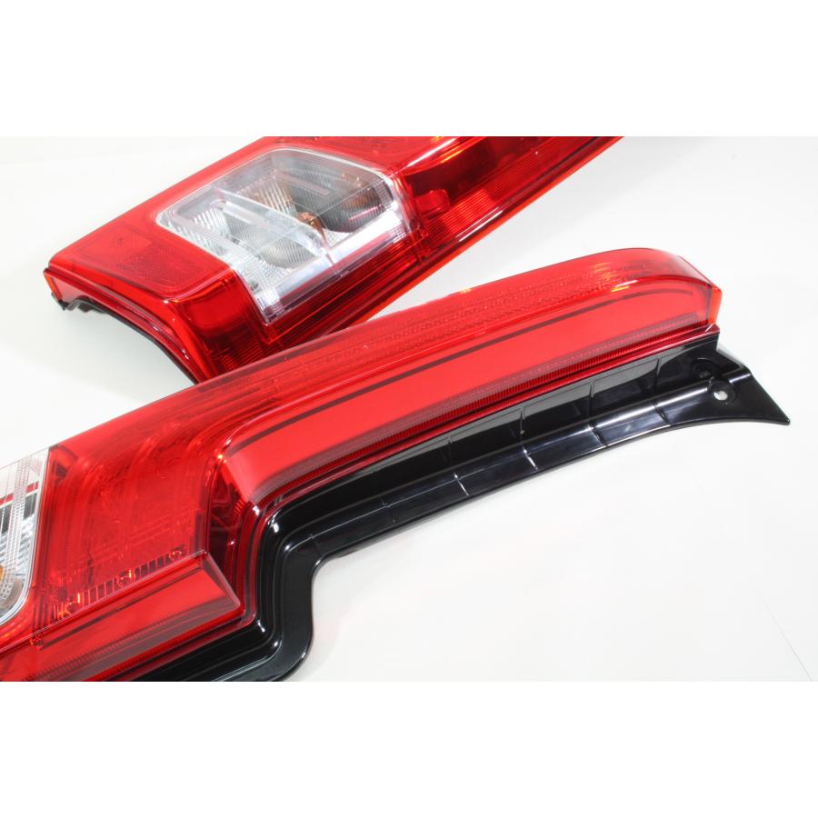 ダイハツムーヴL150S外品LEDテールランプ LA150S ムーブ L H27年式 35966km (LA160S) 純正 LED テールランプ 左