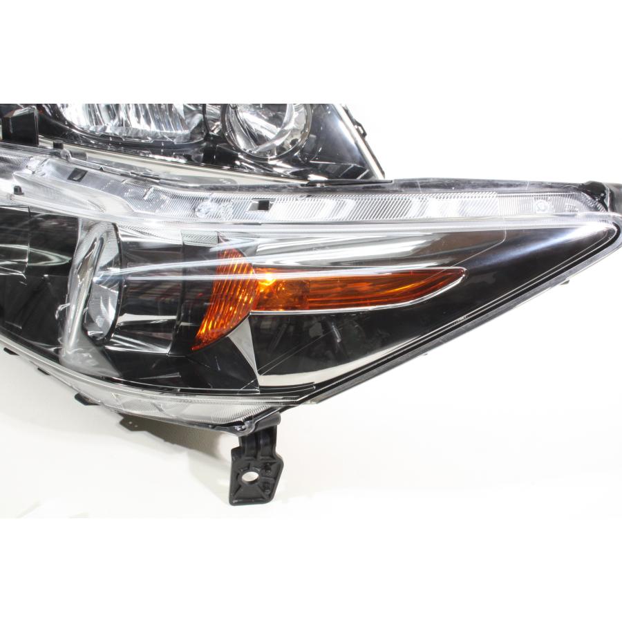 RN6 ストリーム RSZ H22年式 R18A 5AT 2WD 純正 HID ヘッドライト