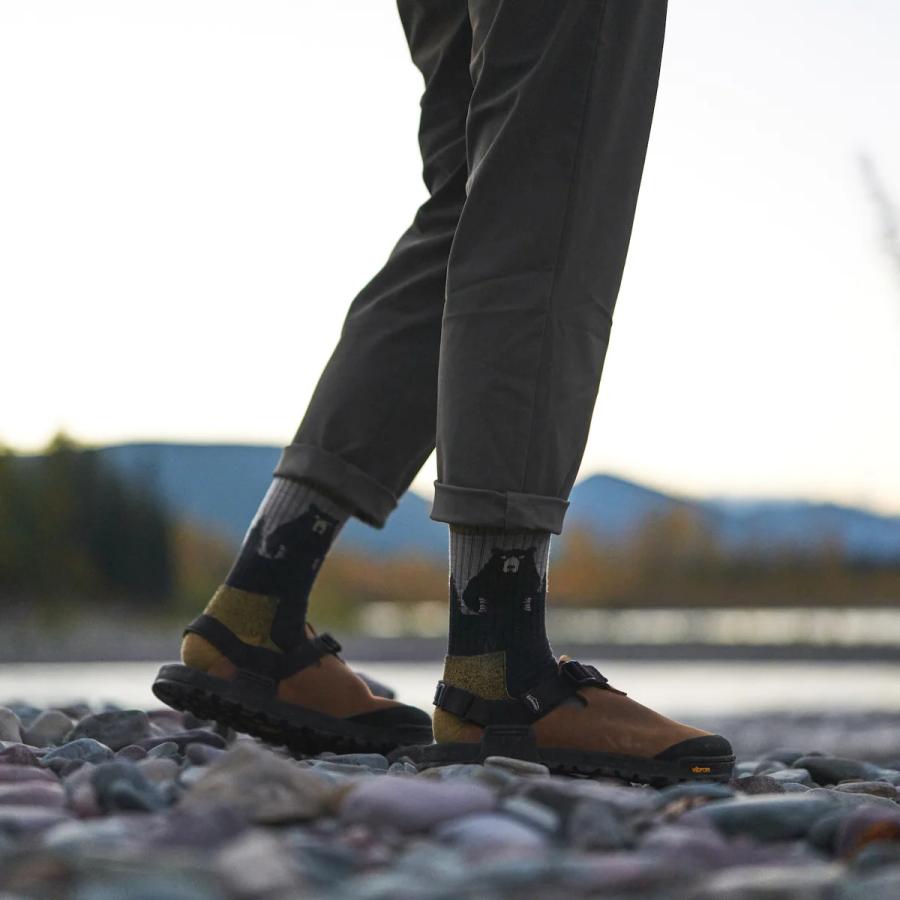 Bedrock ベッドロック マウンテンクロッグ ヌバックレザー ダーク Bedrock ベッドロック マウンテンクロッグ ヌバックレザー