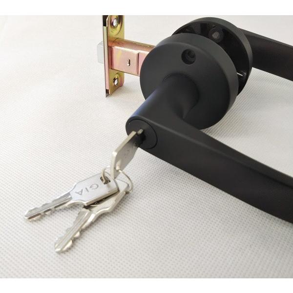 ドアノブ 交換 鍵付き Gia 日中製作所 レバーハンドル 32a型 丸座 鍵付間仕切錠 ブラック 黒 バックセット50ｍｍ 60ｍｍ 32a Ml Bl Tmkオンラインショップ 通販 Yahoo ショッピング