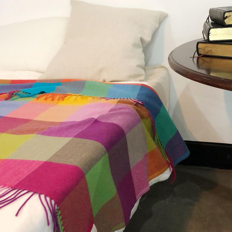 ブランケット ラムウール100 ストール ひざ掛け おしゃれ サーカス 入学 入社プレゼント } AVOCA アヴォカ Lambswool