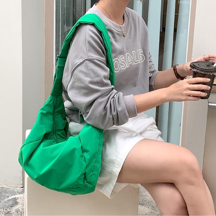 ショルダーバッグ バッグ ナイロンショルダーバッグ/軽量素材 : トート