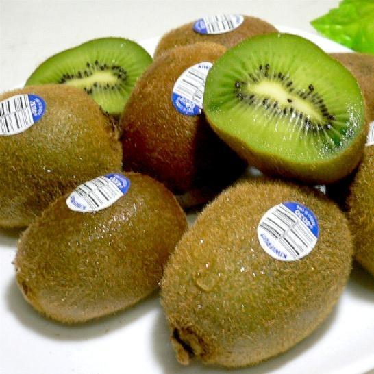 キウイフルーツ 緑肉 約5ｋｇ 50個前後 チリ産 グリーンキウイ ビタミンc補給 Kiwifruit Chiri 2s 5kg 京の老舗の果物屋 鳥羽伊三 通販 Yahoo ショッピング