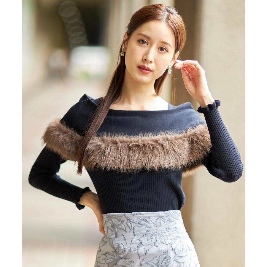 IZMI　４本 tocco closet ファー付きケープライク袖口フリルリブニットプル