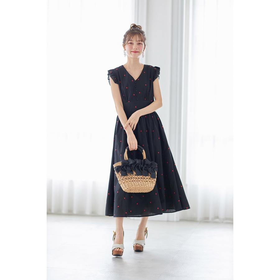 tocco closet フリル付きくるみ飾り釦ハート刺繍ノースリーブ tocco closet フリル付きくるみ飾り釦ハート刺繍ノースリーブ