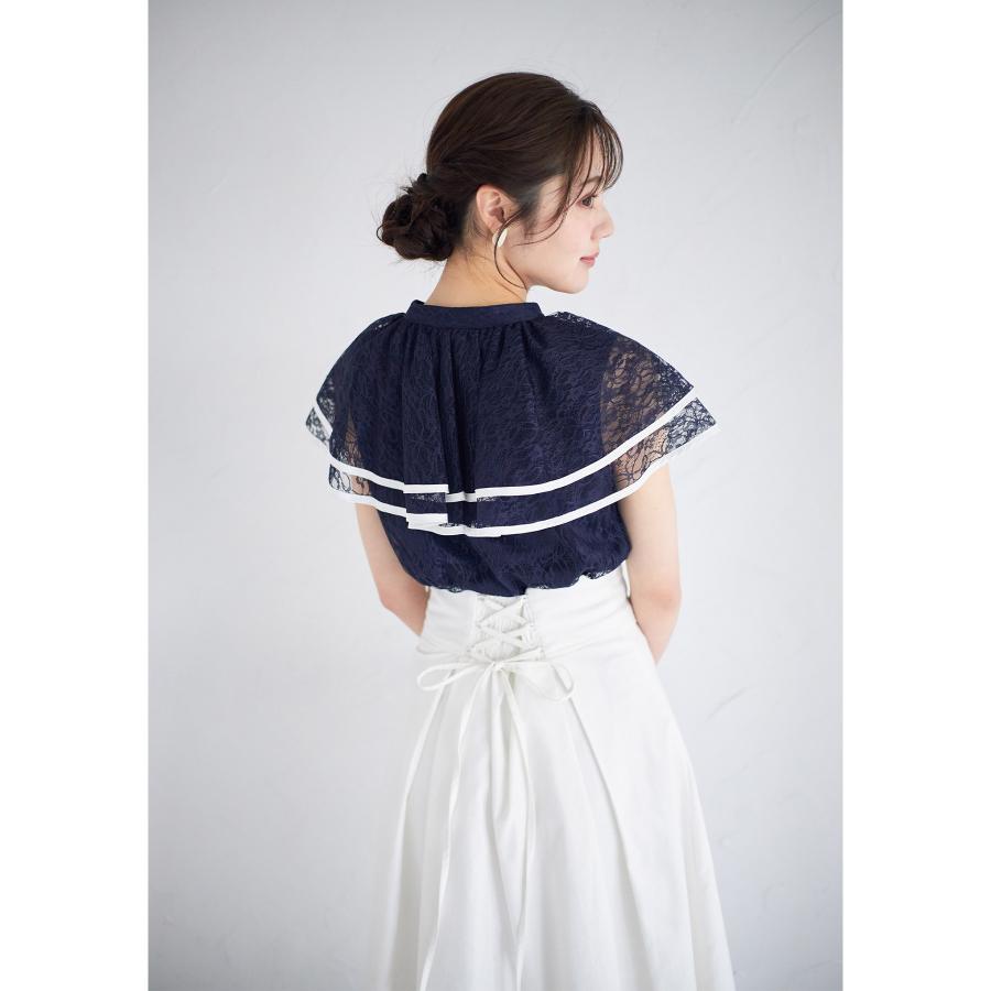 フェザープリントブラウス tocco closet（トッコ クローゼット） パール釦バイカラーフリルケープ