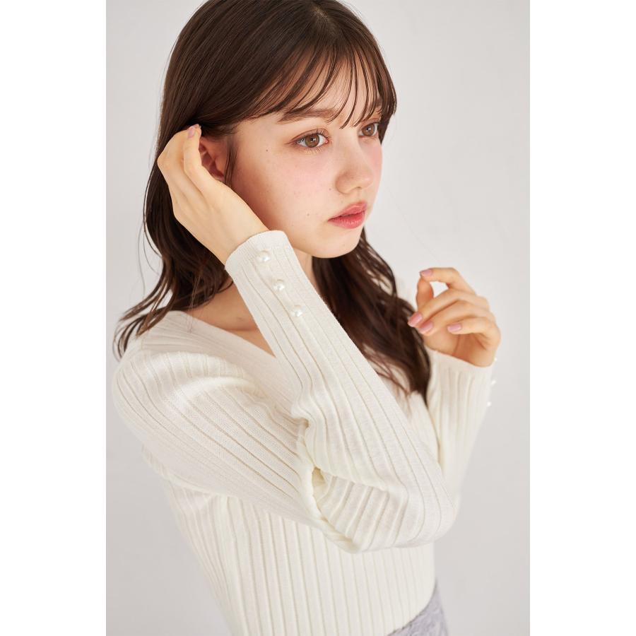 tocco closet（トッコ クローゼット） 袖口パール付きVネック