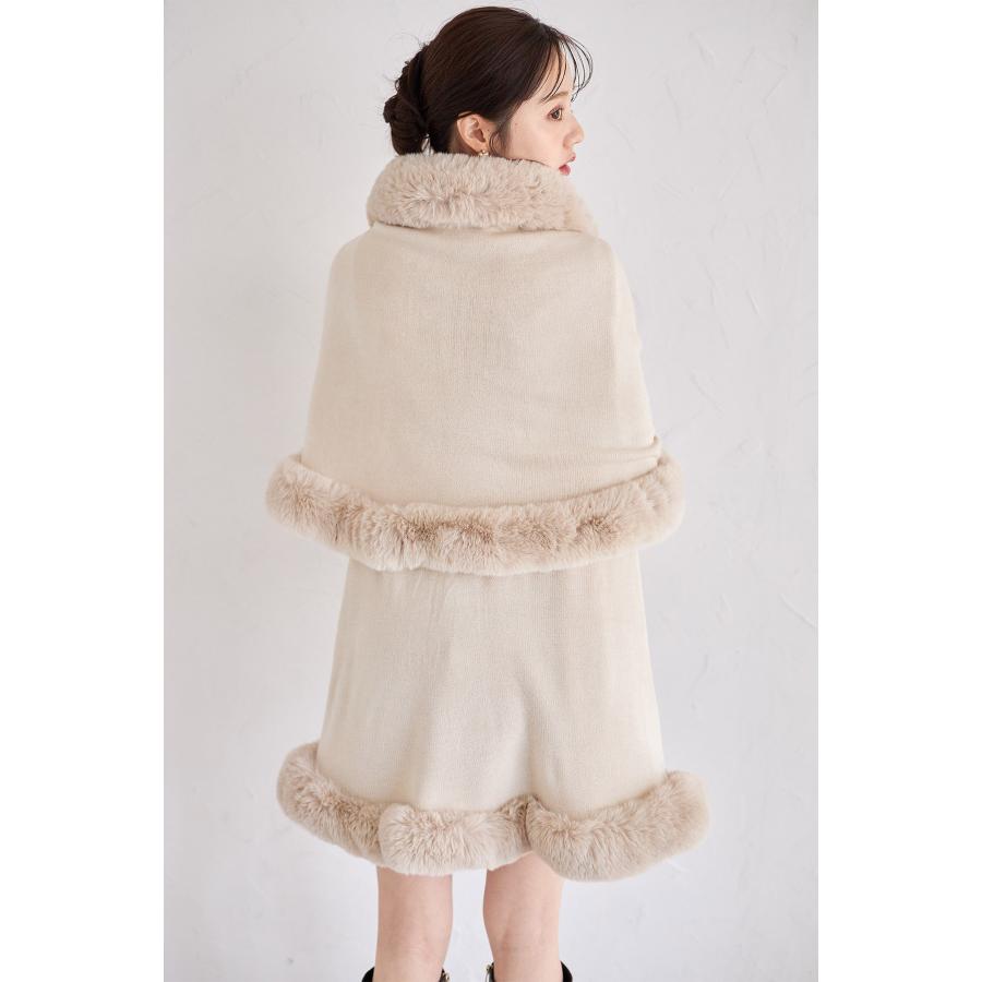 tocco closet（トッコ クローゼット） ふわふわファー付きケープマント