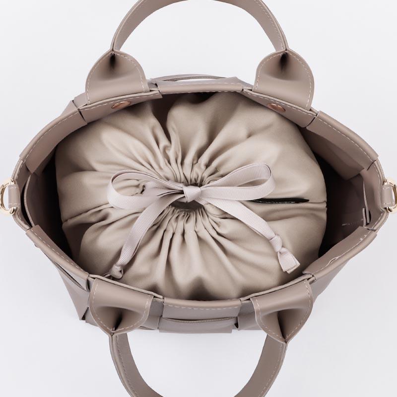 ナチュラルクチュール natural couture 編み込み仕上げの 2WAYトートバッグ 太めレザー調素材 上品系甘めファッション ショルダーストラップつき | natural couture | 10