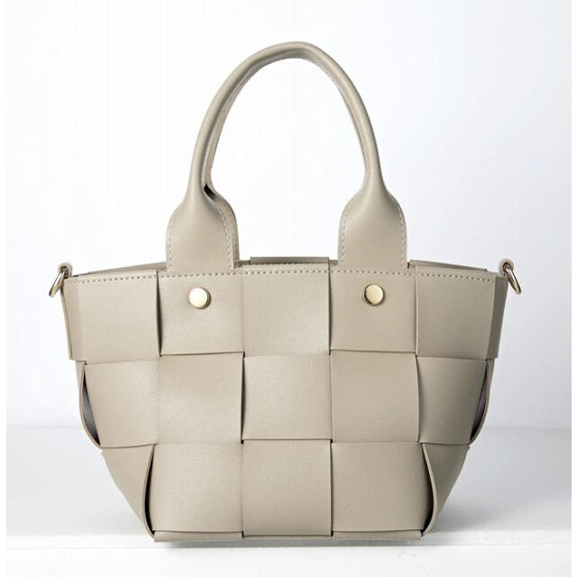 ナチュラルクチュール natural couture 編み込み仕上げの 2WAYトートバッグ 太めレザー調素材 上品系甘めファッション ショルダーストラップつき | natural couture | 02