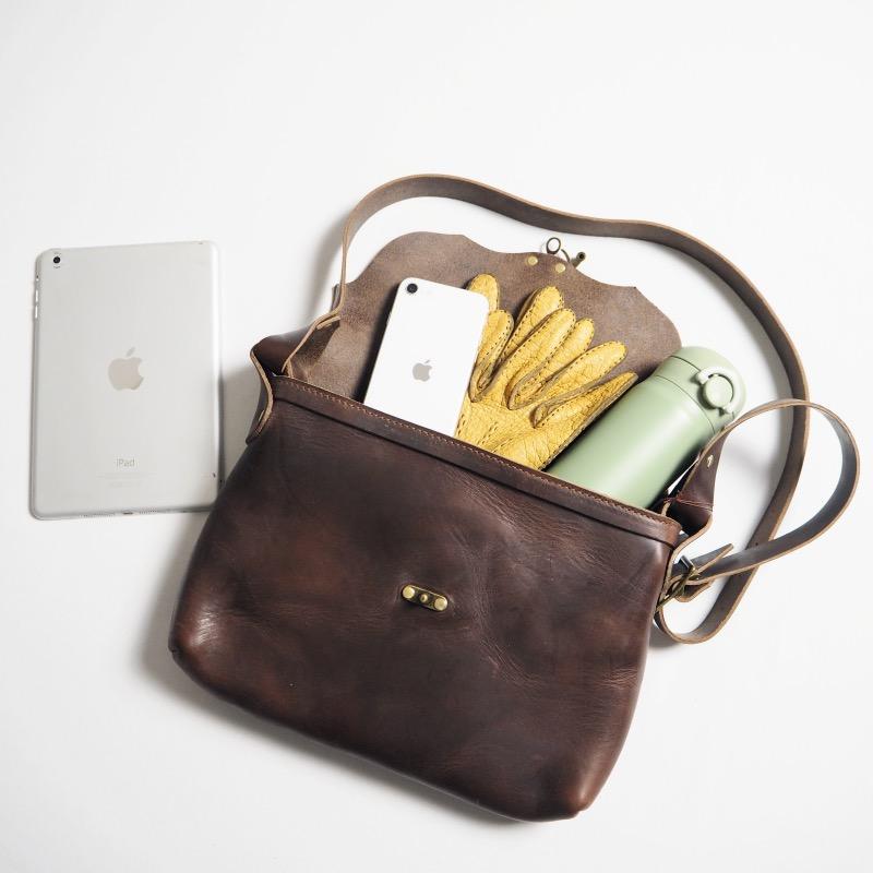 FERNAND LEATHER（フェルナンドレザー） ショルダーバッグ iPad LATCH