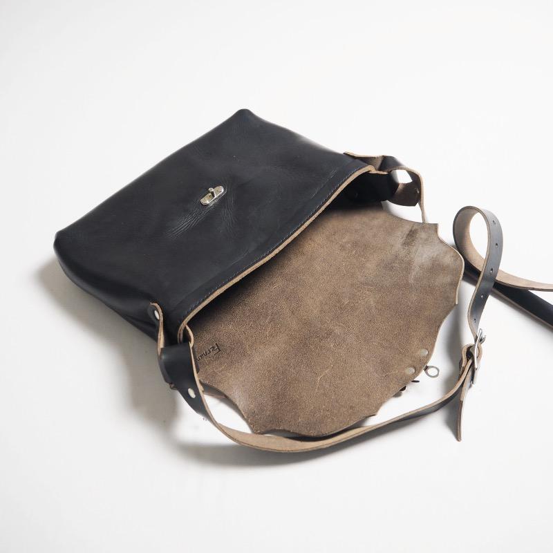 FERNAND LEATHER フェルナンドレザー ショルダーバッグ iPad LATCH POUCH / 2カラーの画像