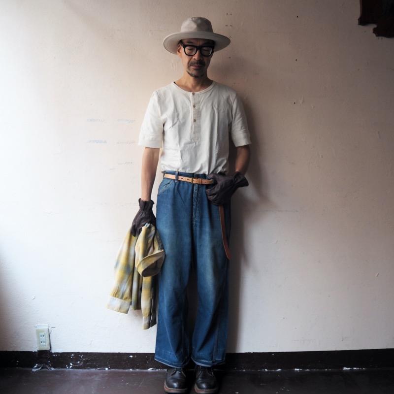 Merz b.Schwanen（メルツベーシュヴァーネン） ヘンリーネックTシャツ