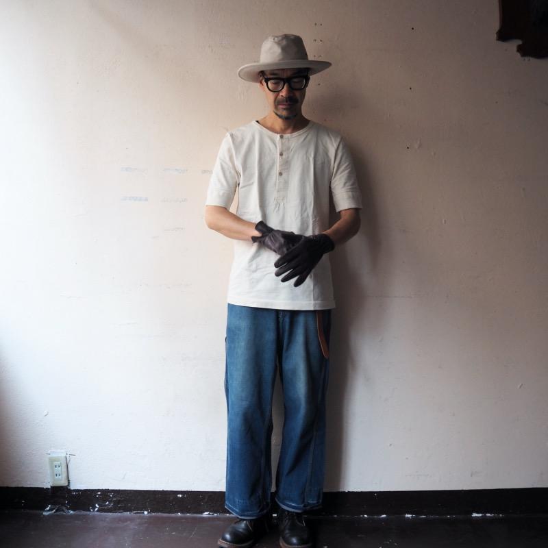 Merz b.Schwanen（メルツベーシュヴァーネン） ヘンリーネックTシャツ