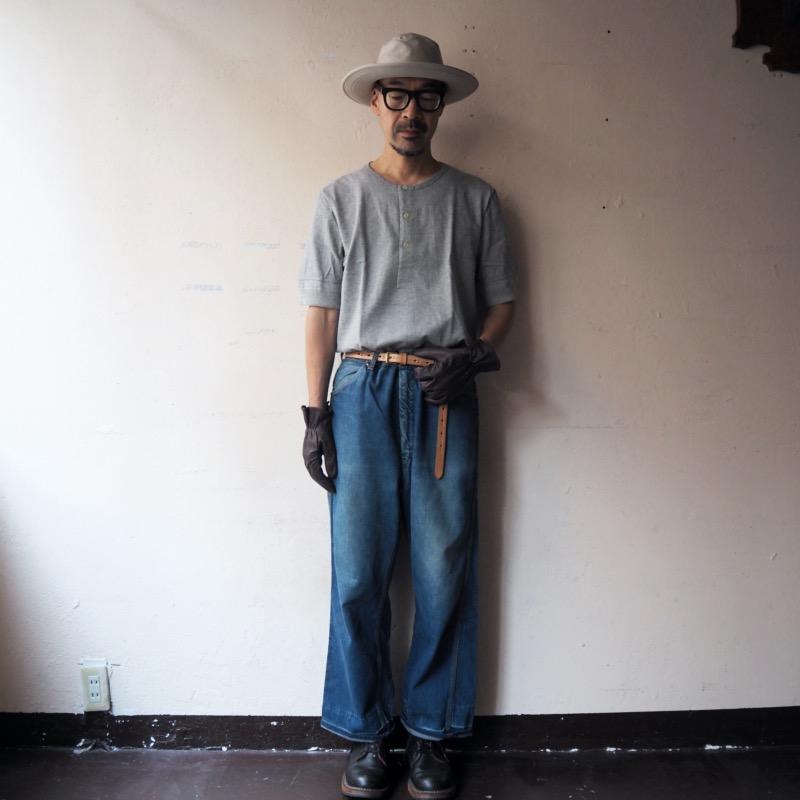 Merz b.Schwanen（メルツベーシュヴァーネン） ヘンリーネックTシャツ