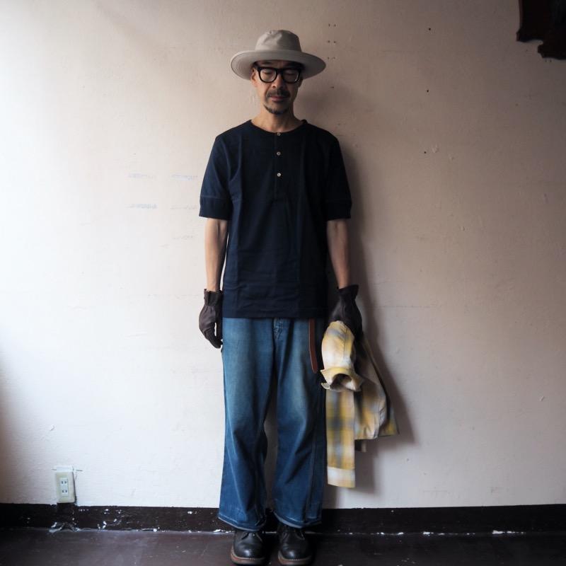 Merz b.Schwanen（メルツベーシュヴァーネン） ヘンリーネックTシャツ 
