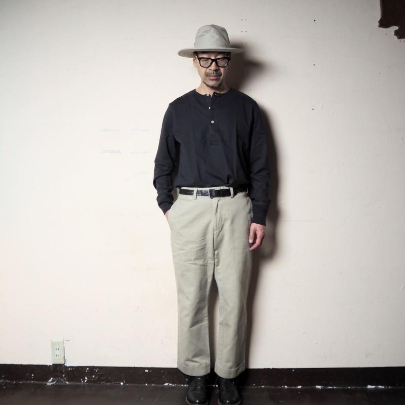 Merz b.Schwanen（メルツベーシュヴァーネン） ヘンリーネック長袖T