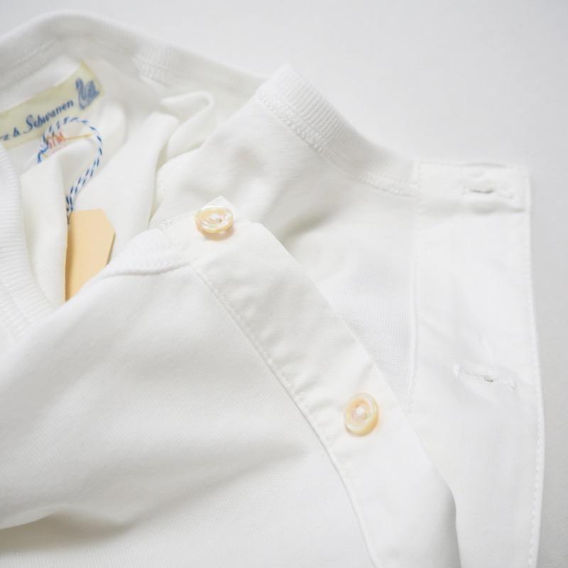 Merz b.Schwanen（メルツベーシュヴァーネン） ヘンリーネックTシャツ