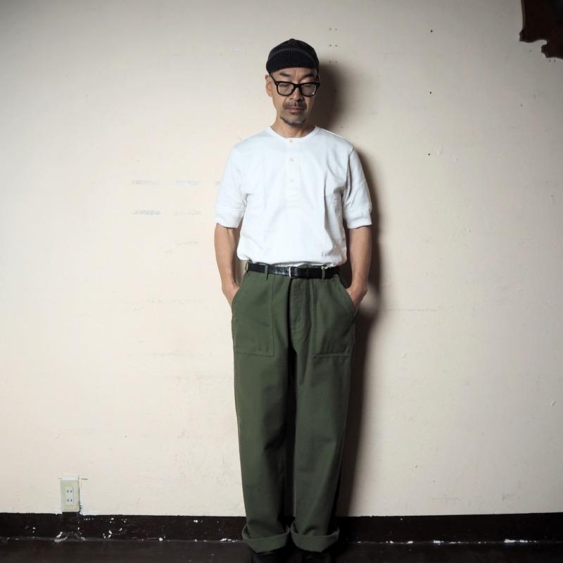 Merz b.Schwanen（メルツベーシュヴァーネン） ヘンリーネックTシャツ