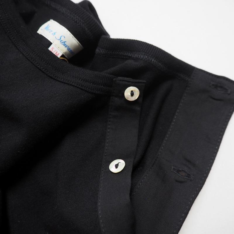 Merz b.Schwanen（メルツベーシュヴァーネン） ヘンリーネックTシャツ